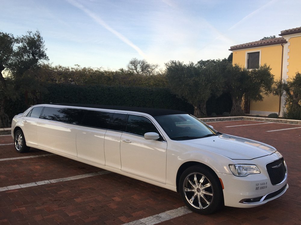 Chrysler 300 Stretch Limousine